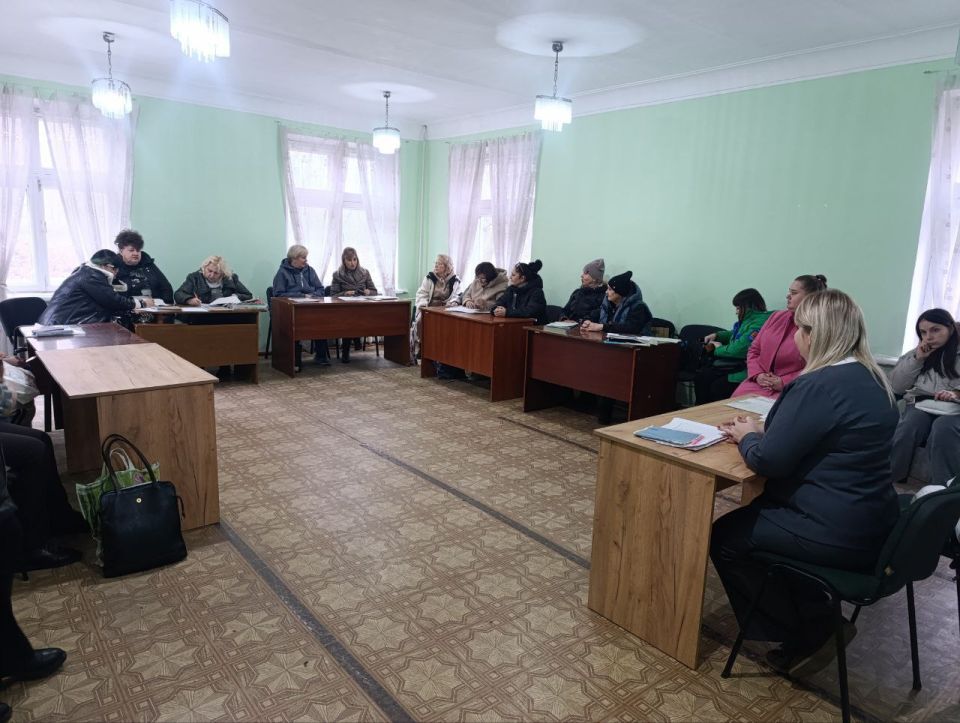 Сегодня, 26 ноября, заместитель главы администрации городского округа Макеевка Ирина Валентиновна Сидякина провела встречу по адресу: г. Макеевка, ул. Ленина,19, в рамках поручения Главы ДНР Дениса Пушилина Сегодня, 26 ноября, заместитель главы администрации городского округа Макеевка Ирина Валентиновна Сидякина провела встречу по адресу: г. Макеевка, ул. Ленина,19, в рамках поручения Главы ДНР Дениса Пушилина