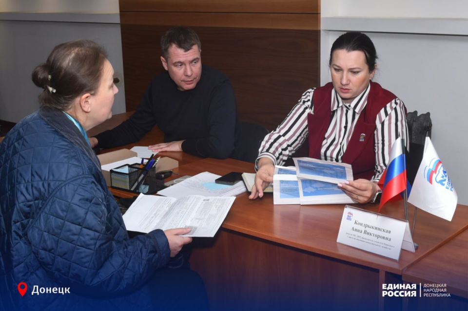 Когда важно быть рядом: приём жителей Республики в общественной приёмной Когда важно быть рядом: приём жителей Республики в общественной приёмной