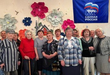 В рамках реализации проекта "Женское движение Единой России" руководитель Управы Ленинского внутригородского района Администрации г.о. Донецк Татьяна Темникова и активисты всероссийской партии посетили Территориальный...