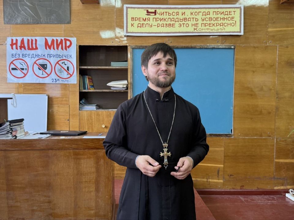 Александр Пеняев: Отдел по делам молодёжи и спорта администрации Ясиноватского муниципального округа организовал для студентов Ясиноватского строительного техникума транспорта и строительства необычную и очень живую встречу Александр Пеняев: Отдел по делам молодёжи и спорта администрации Ясиноватского муниципального округа организовал для студентов Ясиноватского строительного техникума транспорта и строительства необычную и очень живую встречу