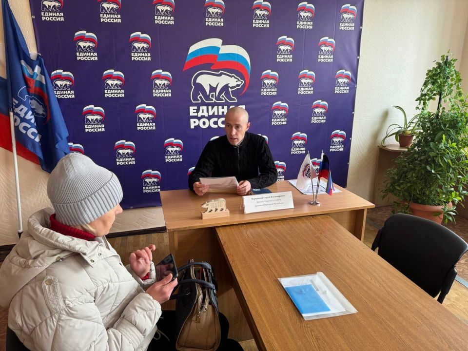 Заместитель председателя #Комитет_по_физической_культуре_спорту_и_туризму Сергей Парчевский принял участие в заседании муниципального штаба по вопросам здравоохранения на территории городского округа Дебальцево Заместитель председателя #Комитет_по_физической_культуре_спорту_и_туризму Сергей Парчевский принял участие в заседании муниципального штаба по вопросам здравоохранения на территории городского округа Дебальцево