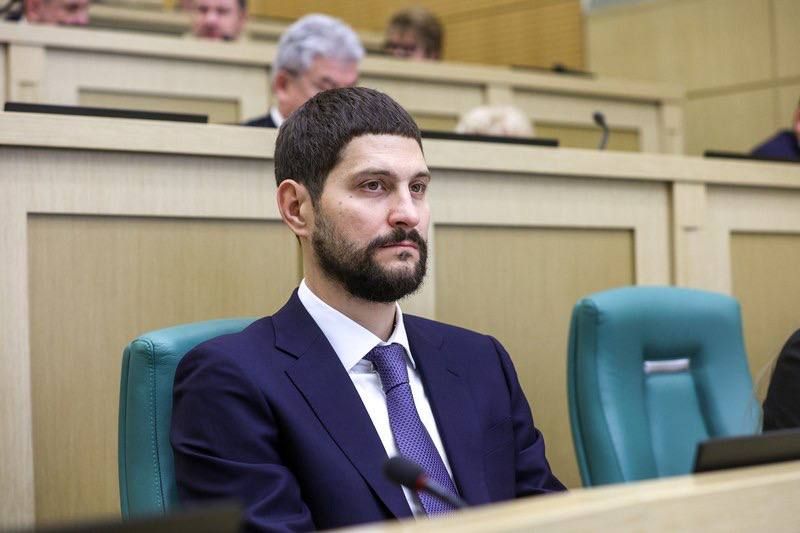 Александр Волошин: #пленарноезаседание_СФ. На сегодняшнем пленарном заседании Совета Федерации рассмотрели ряд важнейших для страны законопроектов Александр Волошин: #пленарноезаседание_СФ. На сегодняшнем пленарном заседании Совета Федерации рассмотрели ряд важнейших для страны законопроектов
