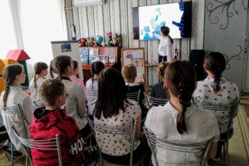 В Харцызске провели акцию «Мир без насилия и слез!»