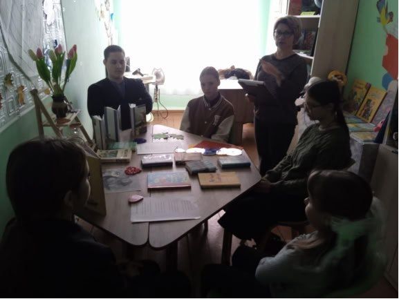 В Старобешевском округе состоялся творческий праздник ко Дню матери В Старобешевском округе состоялся творческий праздник ко Дню матери