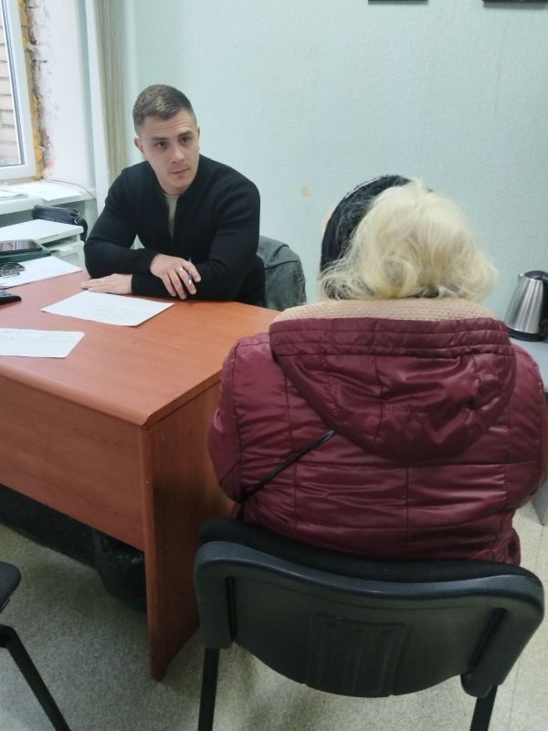 Александр Пеняев: 26 ноября 2025 года заместитель главы администрации Ясиноватского муниципального округа Артём Поликарпов провёл личный приём граждан Александр Пеняев: 26 ноября 2025 года заместитель главы администрации Ясиноватского муниципального округа Артём Поликарпов провёл личный приём граждан