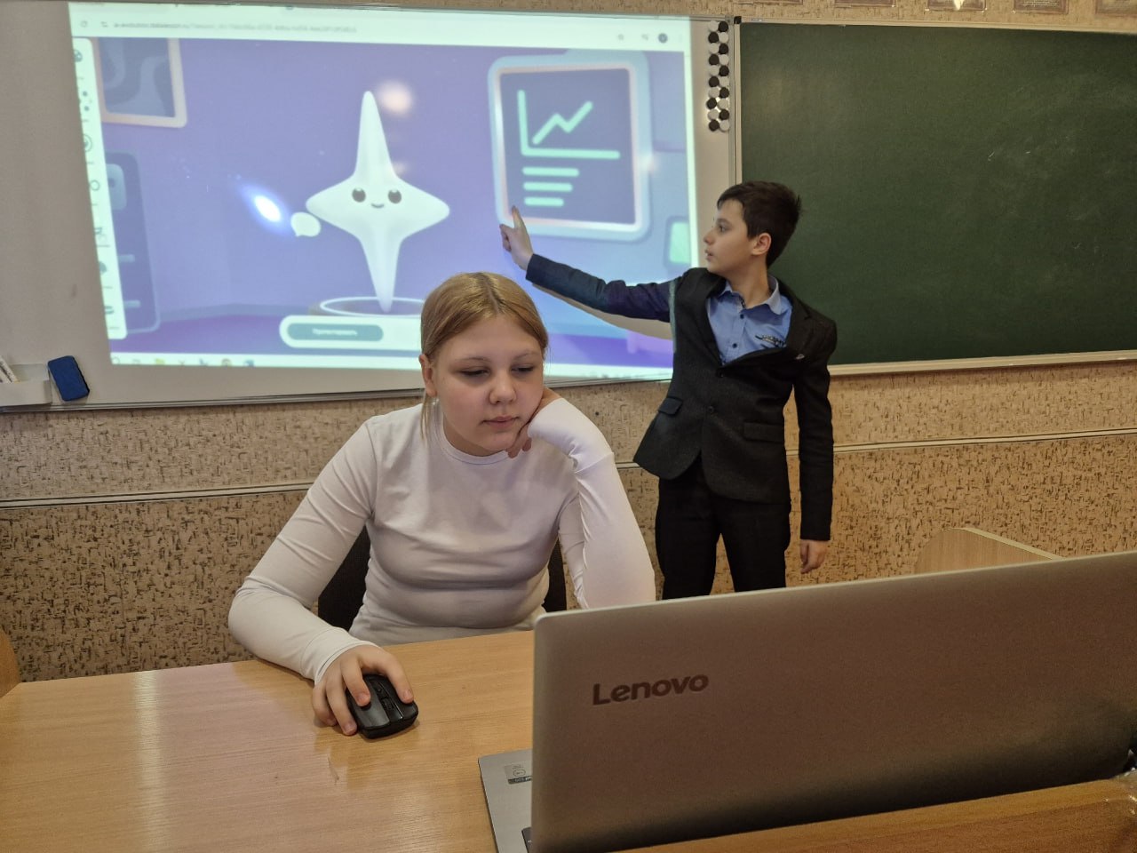 Школьникам Ждановки провели занятие по цифровой грамотности Школьникам Ждановки провели занятие по цифровой грамотности