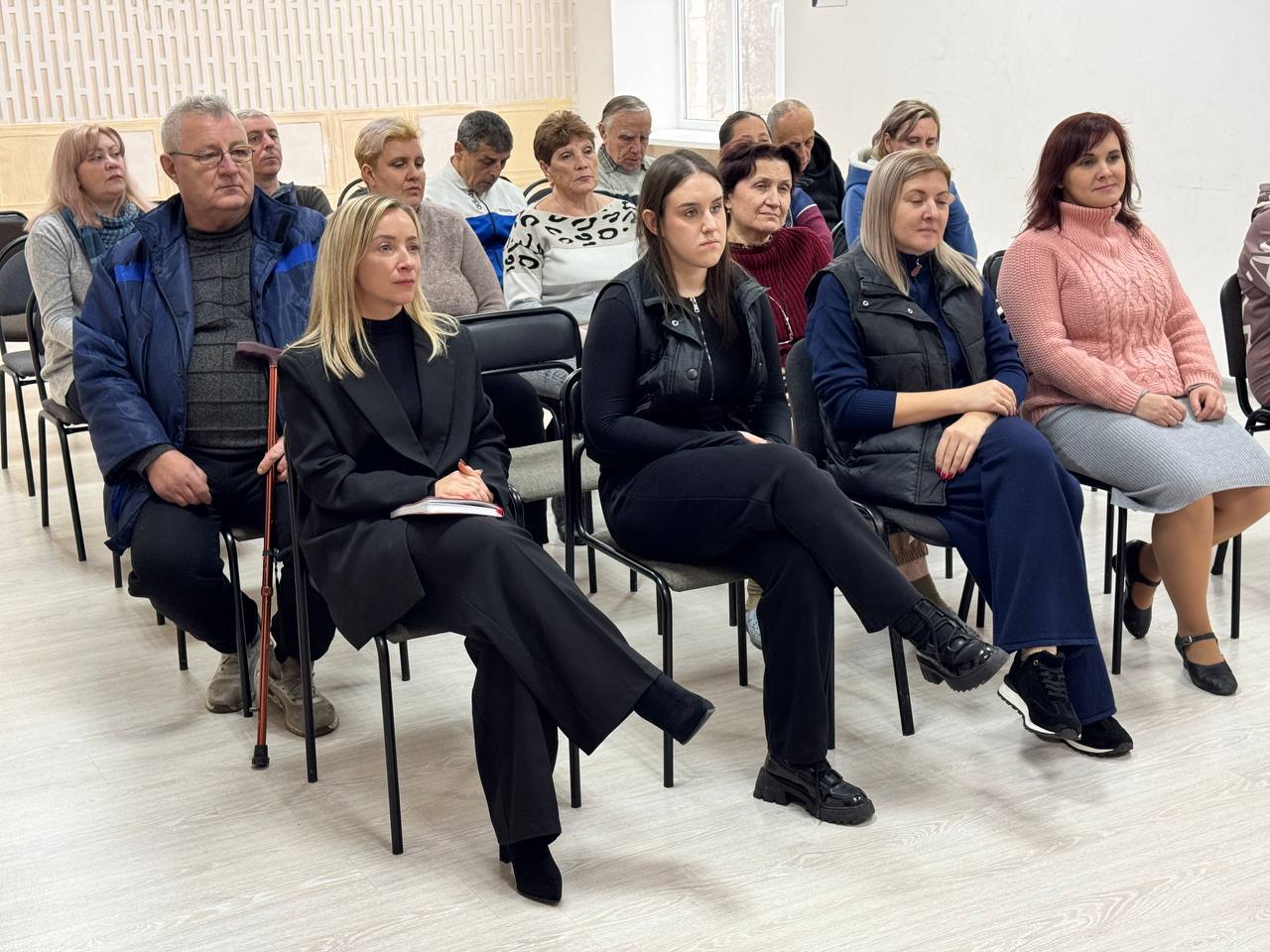 Елена Рязанцева: В рамках инициатив по укреплению диалога с жителями совместно с депутатом Донецкого городского совета Илоной Немсадзе провела открытую встречу с трудовым коллективом Дворца культуры "Юбилейный" Елена Рязанцева: В рамках инициатив по укреплению диалога с жителями совместно с депутатом Донецкого городского совета Илоной Немсадзе провела открытую встречу с трудовым коллективом Дворца культуры "Юбилейный"