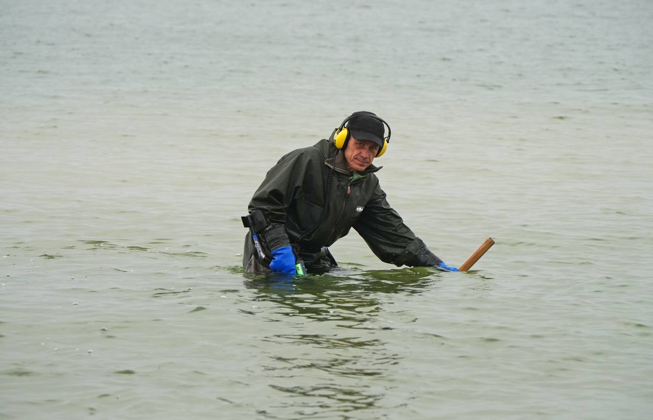 Небывалая стройка, прогуливающиеся горожане и большой трафик на дорогах: фоторепортаж одного дня в Мариуполе Небывалая стройка, прогуливающиеся горожане и большой трафик на дорогах: фоторепортаж одного дня в Мариуполе
