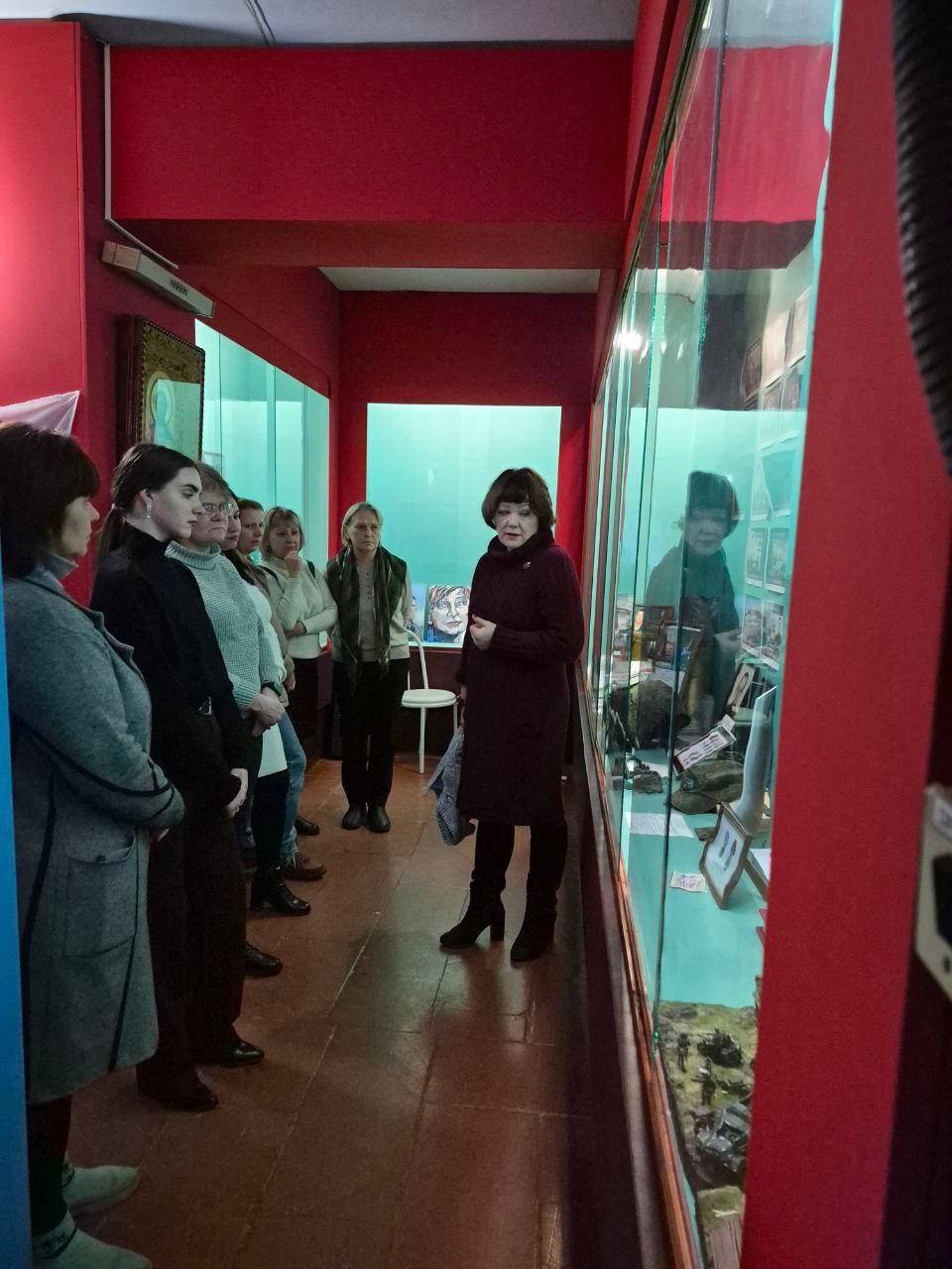 В МБУ «Музей истории города Харцызска» была проведена экскурсия «Герои рядом с нами», посвященная погибшим землякам, участвовавших в Специальной военной операции В МБУ «Музей истории города Харцызска» была проведена экскурсия «Герои рядом с нами», посвященная погибшим землякам, участвовавших в Специальной военной операции