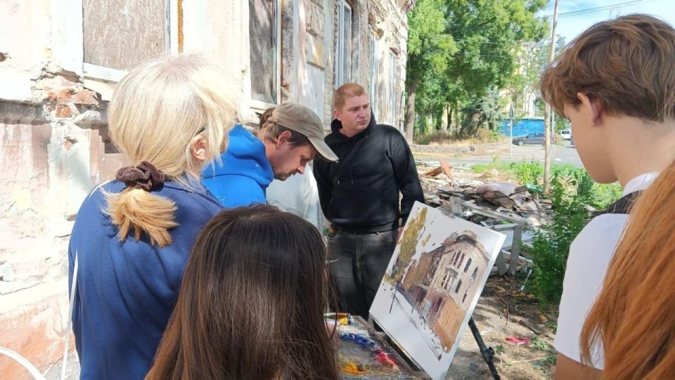 В Липецке открывается выставка «Содружество» с работами художников Липецка и Мариуполя В Липецке открывается выставка «Содружество» с работами художников Липецка и Мариуполя