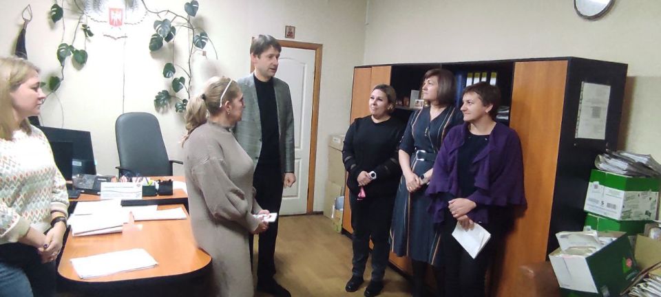 Сегодня, 26 ноября, первый заместитель руководителя Управы Кировского внутригородского района Администрации городского округа Макеевка Донецкой Народной Республики Алексей Еськов провел встречу с трудовым коллективом... Сегодня, 26 ноября, первый заместитель руководителя Управы Кировского внутригородского района Администрации городского округа Макеевка Донецкой Народной Республики Алексей Еськов провел встречу с трудовым коллективом...