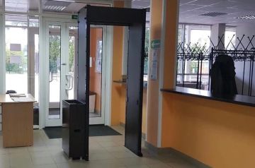 При содействии Кузбасса в образовательных учреждениях Горловки усилили безопасность