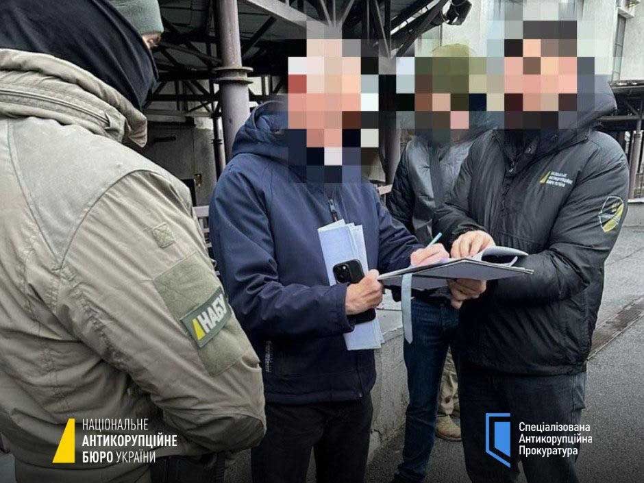 Украинские чиновники украли 300 млн рублей на отоплении территорий, перешедших в ДНР Украинские чиновники украли 300 млн рублей на отоплении территорий, перешедших в ДНР