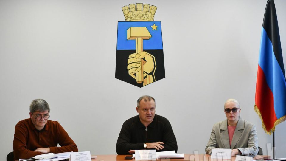 Экономисты ДонГУ стали участниками Совета по инвестиционной деятельности при Главе муниципального образования городского округа Донецка Экономисты ДонГУ стали участниками Совета по инвестиционной деятельности при Главе муниципального образования городского округа Донецка
