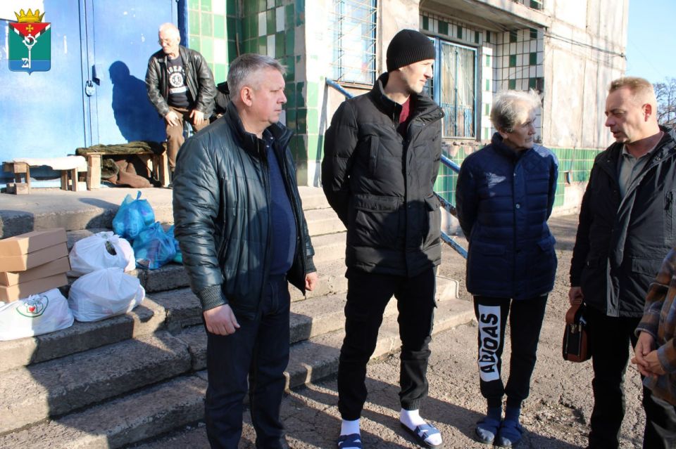 Александр Петрикин: Сегодня в ПВР г. Енакиево провел встречу с эвакуированными гражданами Краснолиманщины Александр Петрикин: Сегодня в ПВР г. Енакиево провел встречу с эвакуированными гражданами Краснолиманщины