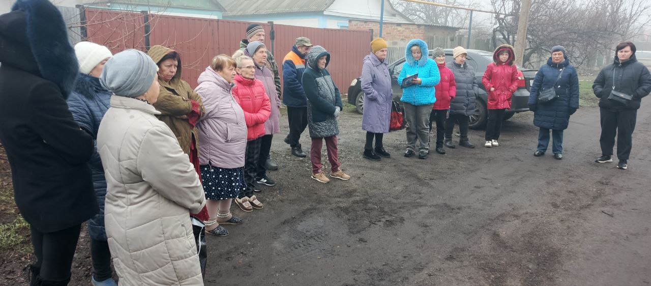 Сегодня, 26 ноября 2025 года, по поручению Главы Республики Дениса Пушилина, провел встречу с жителями по адресу: ул. Азовстальская, 12 Сегодня, 26 ноября 2025 года, по поручению Главы Республики Дениса Пушилина, провел встречу с жителями по адресу: ул. Азовстальская, 12