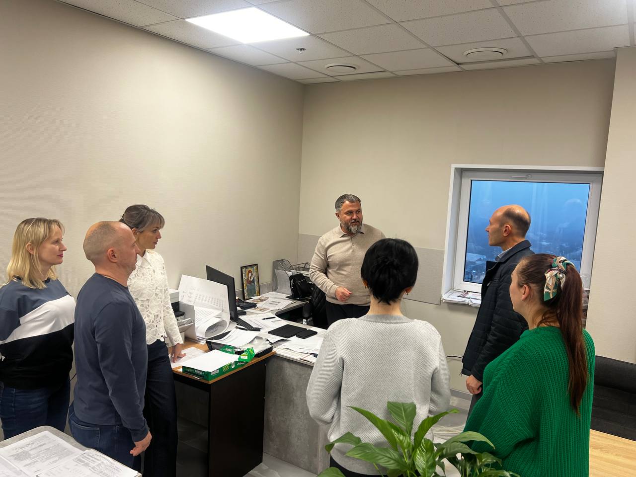 Сегодня, 26 ноября, в рамках поручения Главы Республики Дениса Пушилина, депутат Макеевского городского совета Геннадий Гальчук провел встречу по адресу: г. Макеевка, ул. 250-летия Донбасса, 74