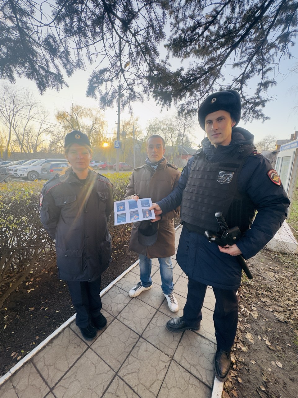 Полицейские призывают к осторожности на дорогах Полицейские призывают к осторожности на дорогах