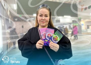 Ямальская мастерица приготовила сладкие новогодние подарки многодетной семье в ДНР