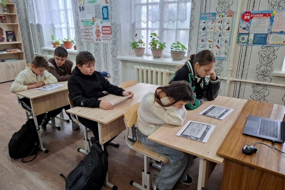 В школах Шахтерского округа продолжаются занятия в рамках курса «Россия – мои горизонты» В школах Шахтерского округа продолжаются занятия в рамках курса «Россия – мои горизонты»