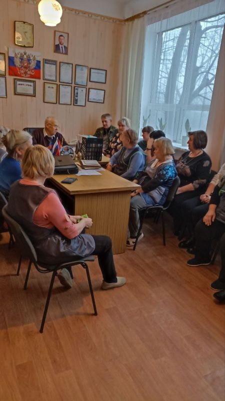 Заседание Дебальцевского городского совета Донецкой Народной Республики первого созыва Заседание Дебальцевского городского совета Донецкой Народной Республики первого созыва