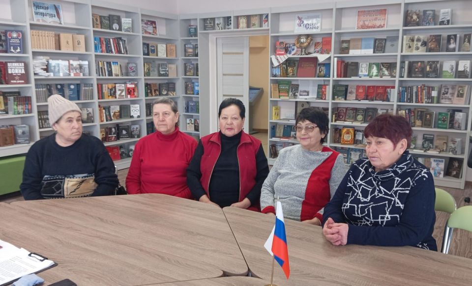 В рамках работы Центра популяризации русского языка и культуры «Русское слово» сотрудник центральной городской библиотеки Груберт И.Н. для пользователей читального зала оформила выставку-портрет «Александр Блок: штрихи... В рамках работы Центра популяризации русского языка и культуры «Русское слово» сотрудник центральной городской библиотеки Груберт И.Н. для пользователей читального зала оформила выставку-портрет «Александр Блок: штрихи...