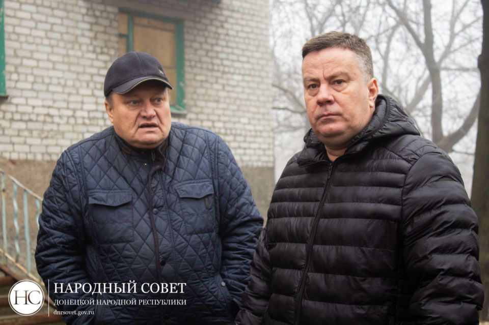 Константин Кузьмин: Провел сход граждан в поселке Донецк - Северный Константин Кузьмин: Провел сход граждан в поселке Донецк - Северный
