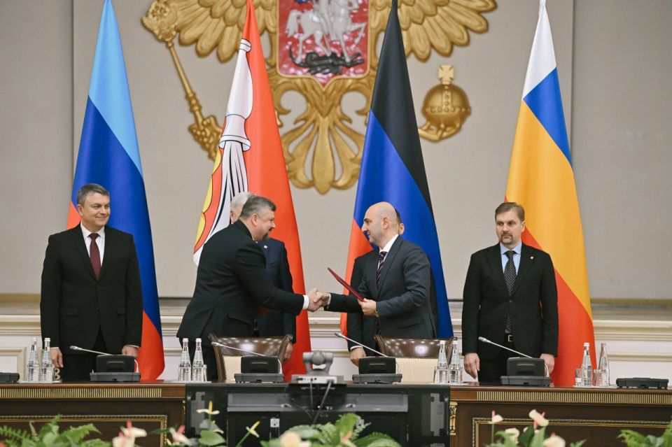 Гурген Малхасян: Вместе с Главой ДНР Денисом Пушилиным принял участие в заседании Совета Содружества «Донбасс», проходившем под председательством Губернатора Воронежской области Александра Гусева в гостеприимном Воронеже Гурген Малхасян: Вместе с Главой ДНР Денисом Пушилиным принял участие в заседании Совета Содружества «Донбасс», проходившем под председательством Губернатора Воронежской области Александра Гусева в гостеприимном Воронеже