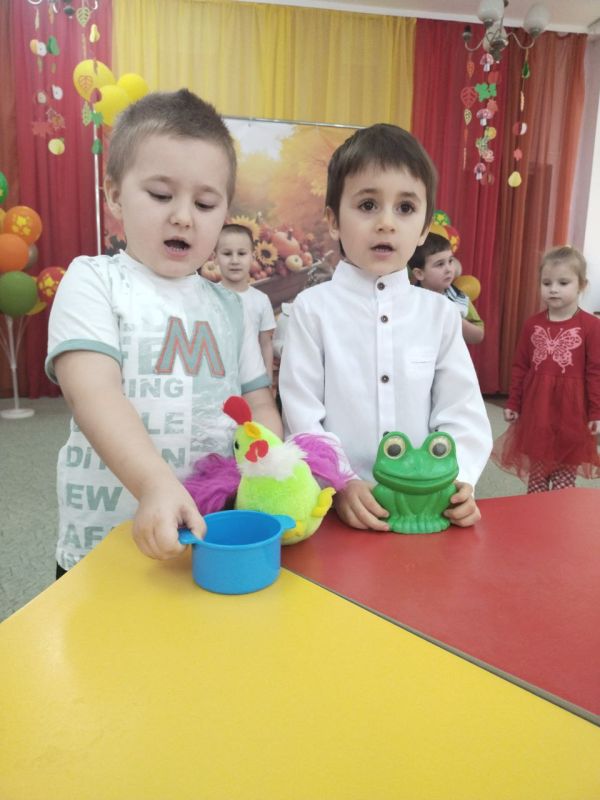 День матери - это замечательный праздник! Это день, когда все дети поздравляют своих мам с праздником День матери - это замечательный праздник! Это день, когда все дети поздравляют своих мам с праздником