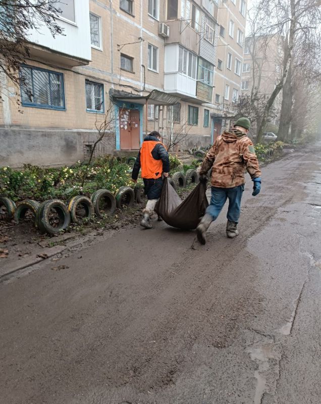 Сегодня, 27 ноября 2025 года, в рамках проекта «Городская среда», реализуемого Единой Россией , жители Кировского района приняли участие в традиционной экологической акции «Чистый четверг» Сегодня, 27 ноября 2025 года, в рамках проекта «Городская среда», реализуемого Единой Россией , жители Кировского района приняли участие в традиционной экологической акции «Чистый четверг»