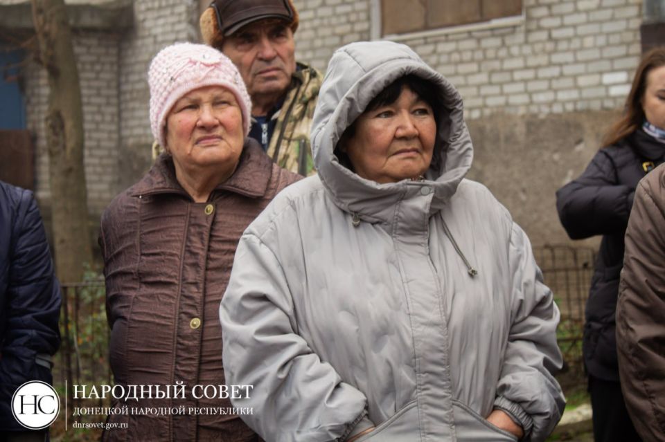 Константин Кузьмин: Провел сход граждан в поселке Донецк - Северный Константин Кузьмин: Провел сход граждан в поселке Донецк - Северный