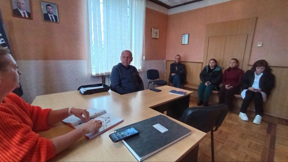 Заместитель главы Администрации Старобешевского муниципального округа Александр Ретивов провел сход граждан села Александровка Заместитель главы Администрации Старобешевского муниципального округа Александр Ретивов провел сход граждан села Александровка