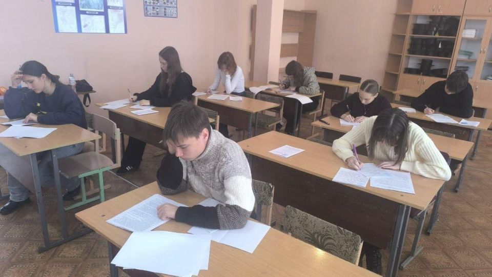 В Шахтерском округе прошел муниципальный этап олимпиады по литературе В Шахтерском округе прошел муниципальный этап олимпиады по литературе