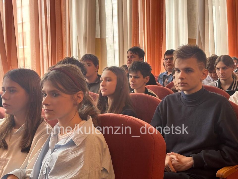 В рамках месячника волонтерства, объявленного Главой Республики Денисом Пушилиным, на базе Лицея № 12 состоялась презентация, в ходе которой педагоги и учащиеся образовательных учреждений Калининского района поделились... В рамках месячника волонтерства, объявленного Главой Республики Денисом Пушилиным, на базе Лицея № 12 состоялась презентация, в ходе которой педагоги и учащиеся образовательных учреждений Калининского района поделились...