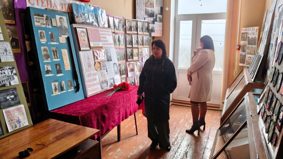 Заместитель главы администрации Волновахского муниципального округа и координатор Женского движения «Единой России» Елена Снисаренко провела встречу с коллективом Новотроицкого дома культуры и местными жителями населенного... Заместитель главы администрации Волновахского муниципального округа и координатор Женского движения «Единой России» Елена Снисаренко провела встречу с коллективом Новотроицкого дома культуры и местными жителями населенного...
