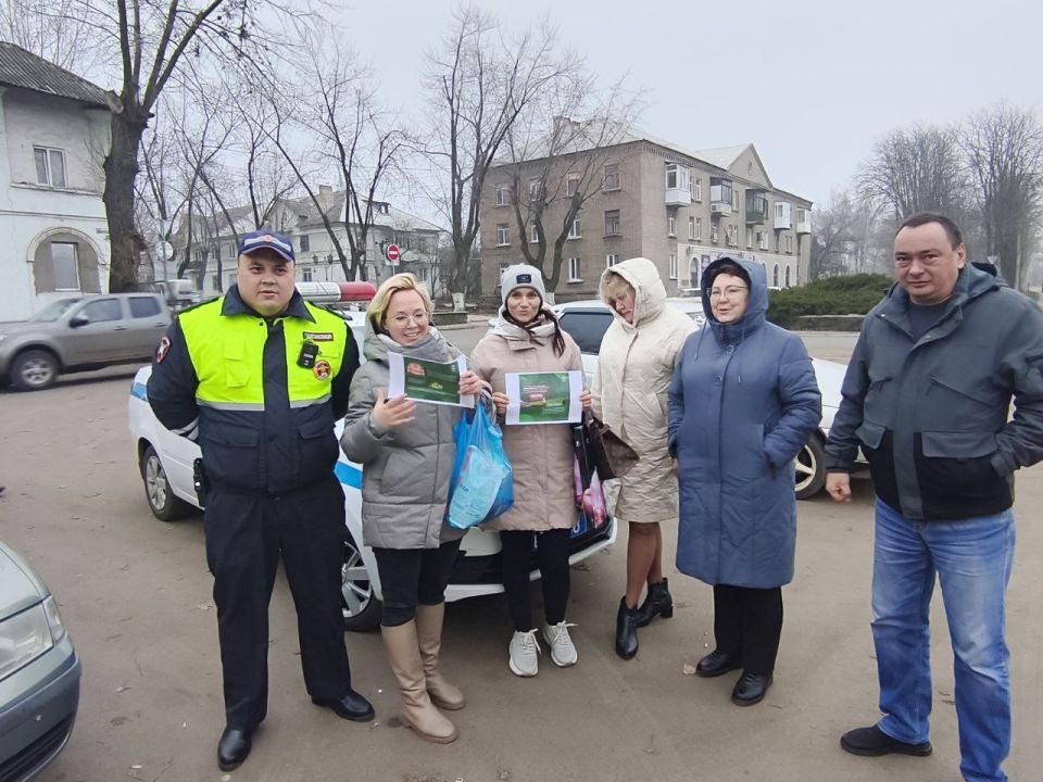 Александр Пеняев: В рамках акции «Засветись», инициированной ГУОБДД МВД России и направленной на повышение уровня безопасности пешеходов с акцентом на необходимость использования светоотражающих элементов, сотрудниками... Александр Пеняев: В рамках акции «Засветись», инициированной ГУОБДД МВД России и направленной на повышение уровня безопасности пешеходов с акцентом на необходимость использования светоотражающих элементов, сотрудниками...