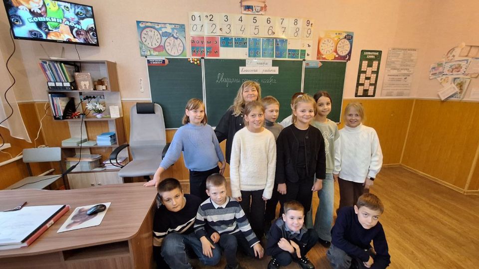 «КОШКИН ДОМ». В четверг, 27 ноября 2025 года, руководитель вокальной студии «Ассорти» МБУ «ДК им. В. Маяковского г. о. Торез» Минаева Майя Павловна провела музыкально-познавательную викторину «Кошкин дом», приуроченную ко... «КОШКИН ДОМ». В четверг, 27 ноября 2025 года, руководитель вокальной студии «Ассорти» МБУ «ДК им. В. Маяковского г. о. Торез» Минаева Майя Павловна провела музыкально-познавательную викторину «Кошкин дом», приуроченную ко...