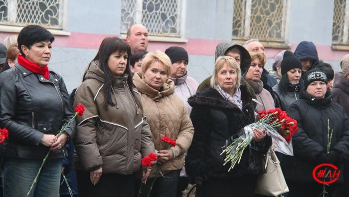 Сегодня, 27 ноября, в локомотивном депо Дебальцево Донецкого филиала ФГУП «ЖДН» увековечили память погибших героев СВО Сегодня, 27 ноября, в локомотивном депо Дебальцево Донецкого филиала ФГУП «ЖДН» увековечили память погибших героев СВО