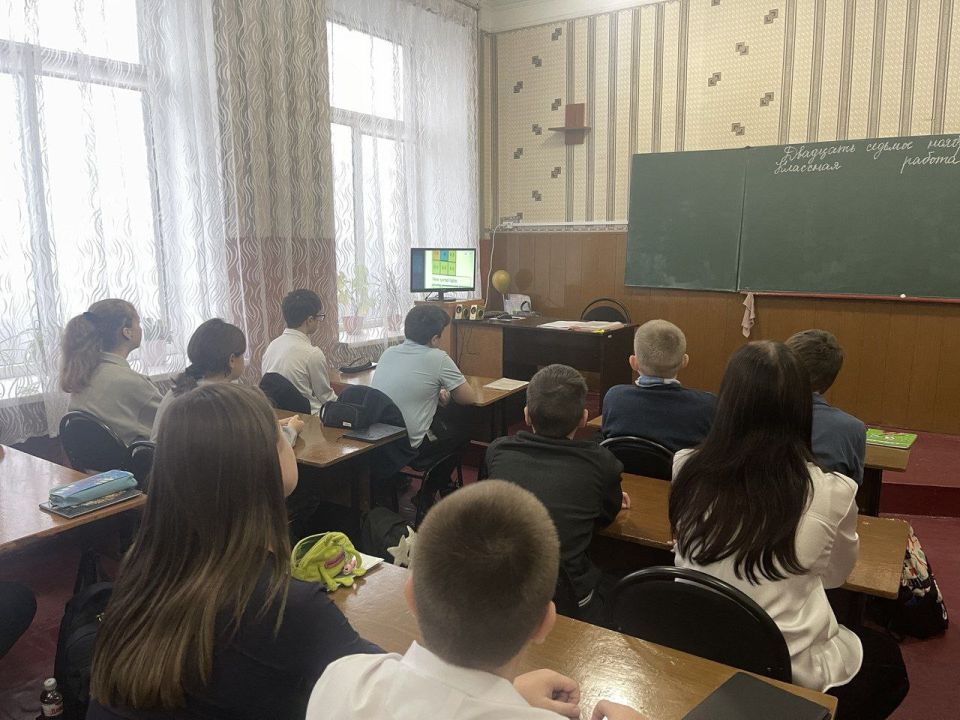 В школах Кировского проходят профориентационные занятия в рамках курса «Россия – мои горизонты» В школах Кировского проходят профориентационные занятия в рамках курса «Россия – мои горизонты»