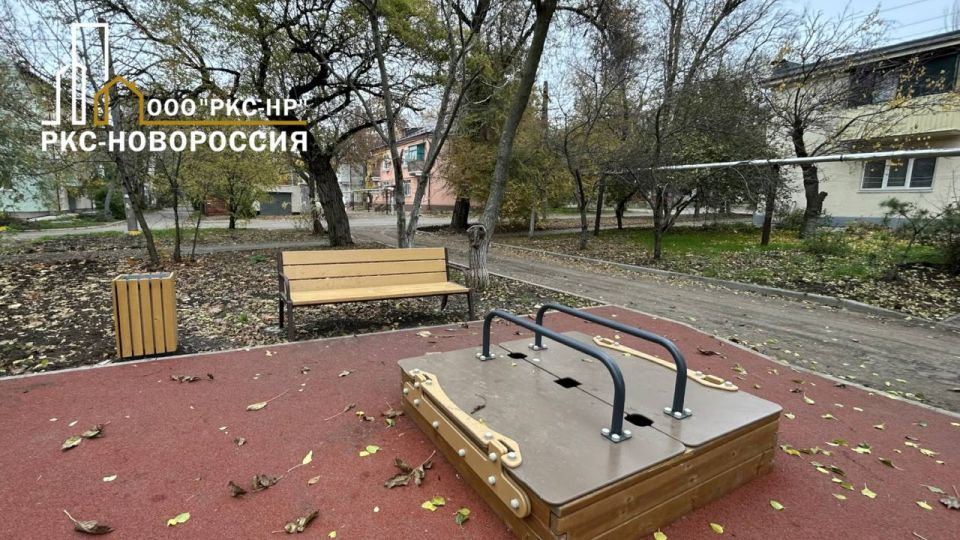 В рамках программы «Благоустройство придомовых территорий 2024-2026» завершены работы во дворе дома на проспекте Строителей в Мариуполе В рамках программы «Благоустройство придомовых территорий 2024-2026» завершены работы во дворе дома на проспекте Строителей в Мариуполе