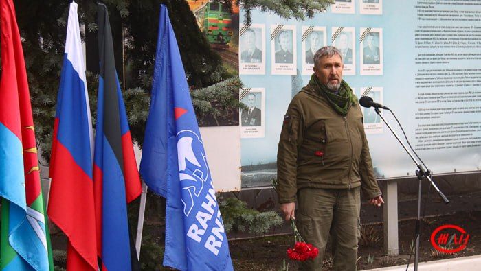 Сегодня, 27 ноября, в локомотивном депо Дебальцево Донецкого филиала ФГУП «ЖДН» увековечили память погибших героев СВО Сегодня, 27 ноября, в локомотивном депо Дебальцево Донецкого филиала ФГУП «ЖДН» увековечили память погибших героев СВО