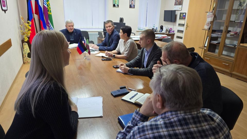 Глава муниципального образования Старобешевский муниципальный округ Николай Михайлов провел оперативное совещание по текущим вопросам Глава муниципального образования Старобешевский муниципальный округ Николай Михайлов провел оперативное совещание по текущим вопросам