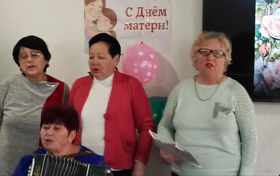 "МАМА - это на ночь сказка, Это утренний рассвет, МАМА - в трудный час подсказка, Это мудрость и совет!!! "МАМА - это на ночь сказка, Это утренний рассвет, МАМА - в трудный час подсказка, Это мудрость и совет!!!