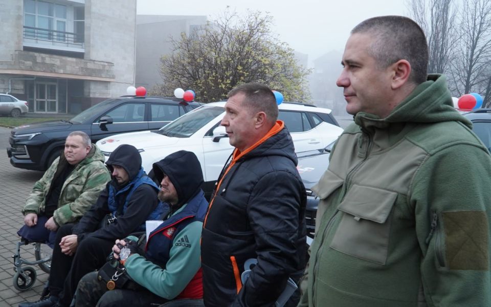 Фонд «Защитники Отечества» обеспечил еще пятерых ветеранов-защитников Донбасса автомобилями с ручным управлением Фонд «Защитники Отечества» обеспечил еще пятерых ветеранов-защитников Донбасса автомобилями с ручным управлением
