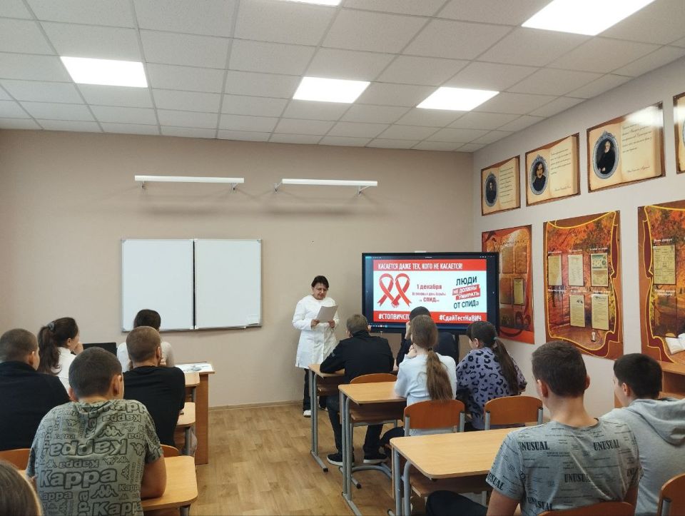 В преддверии Всемирного дня борьбы со СПИДом, который отмечается ежегодно 1 декабря медицинская сестра кабинета по оказанию медицинской помощи несовершеннолетним Староигнатьевской амбулатории ОПСМ провела выступления с... В преддверии Всемирного дня борьбы со СПИДом, который отмечается ежегодно 1 декабря медицинская сестра кабинета по оказанию медицинской помощи несовершеннолетним Староигнатьевской амбулатории ОПСМ провела выступления с...