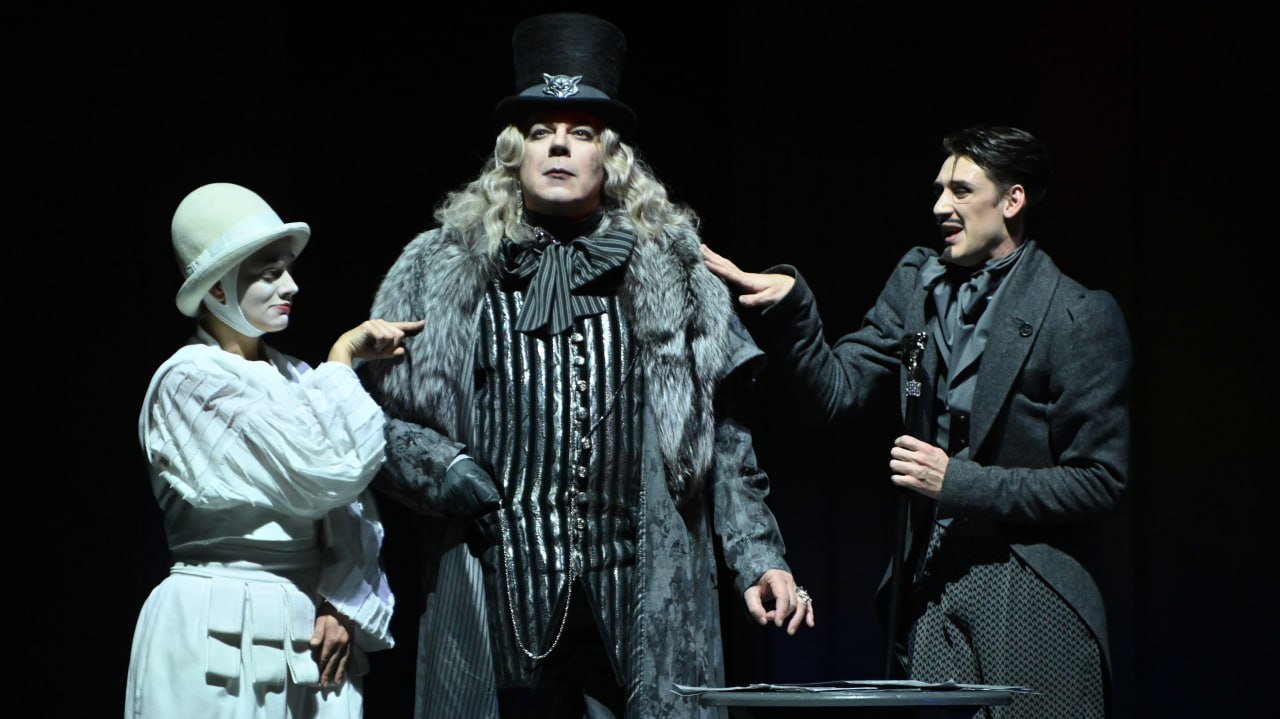 “Мы в непокоренном, мужественном Донецке”: директора Театра Вахтангова покорил теплый прием зрителей “Мы в непокоренном, мужественном Донецке”: директора Театра Вахтангова покорил теплый прием зрителей