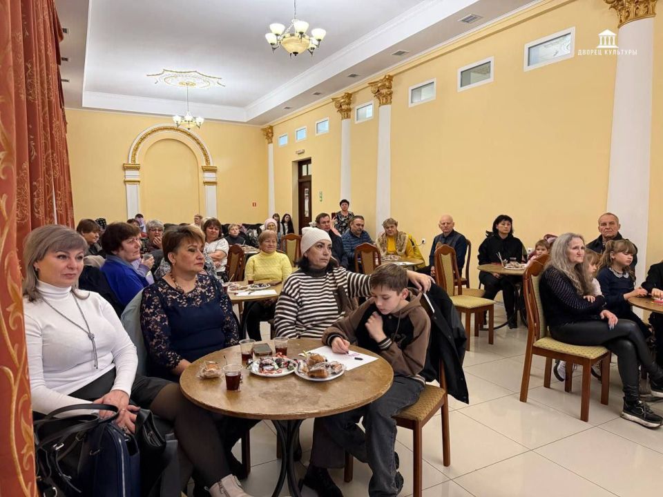 28 ноября в Харцызском городском Дворце культуры совместно с Отделением филиала Фонда «Защитники Отечества» по г. Харцызск прошёл семейный вечер отдыха для семей участников СВО, посвященный Дню Матери 28 ноября в Харцызском городском Дворце культуры совместно с Отделением филиала Фонда «Защитники Отечества» по г. Харцызск прошёл семейный вечер отдыха для семей участников СВО, посвященный Дню Матери