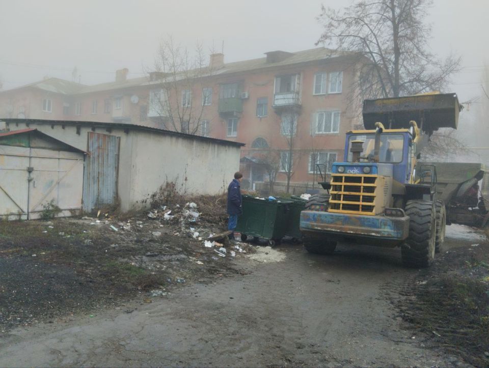 В Кировском внутригородском районе продолжаются работы по санитарному содержанию территории В Кировском внутригородском районе продолжаются работы по санитарному содержанию территории