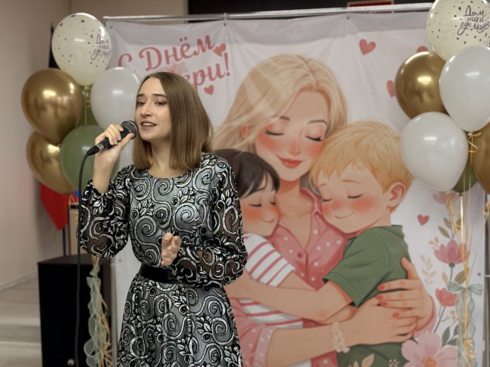 «Женское движение Единой России» в Ясиноватой чествует матерей «Женское движение Единой России» в Ясиноватой чествует матерей
