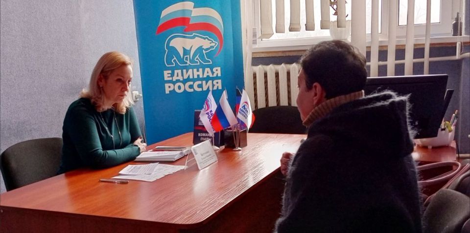 Наталья Бегуненко: В пятницу, 28 ноября, в общественной приёмной партии «Единая Россия» Петровского района г. Донецка состоялся приём граждан Наталья Бегуненко: В пятницу, 28 ноября, в общественной приёмной партии «Единая Россия» Петровского района г. Донецка состоялся приём граждан